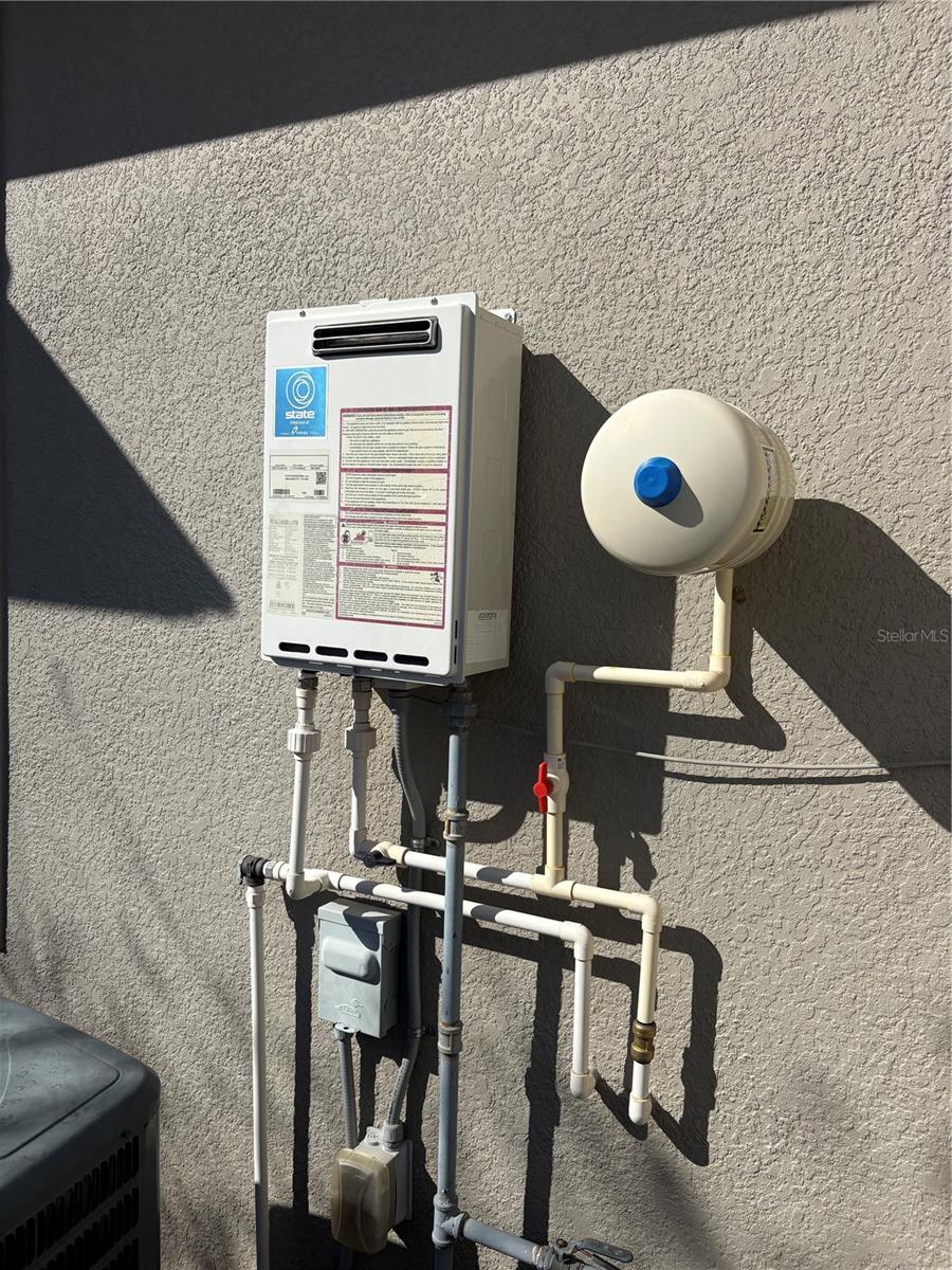 Image 28 of 29 For 2118 Edgewater Circle