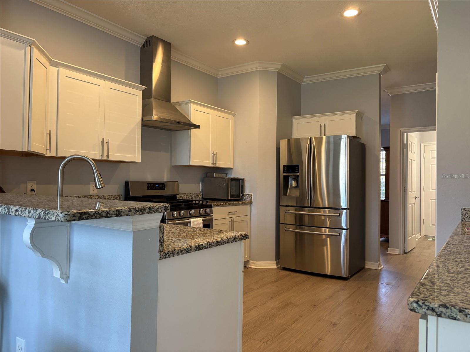 Image 8 of 29 For 2118 Edgewater Circle