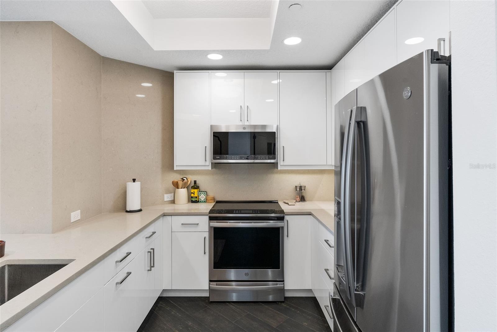 Image 13 of 41 For 1209 Cumberland Avenue 2103