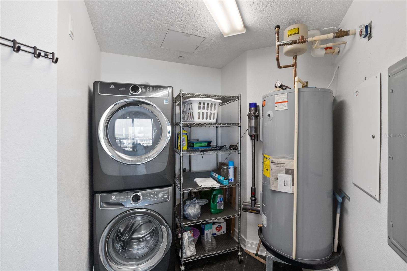 Image 15 of 41 For 1209 Cumberland Avenue 2103