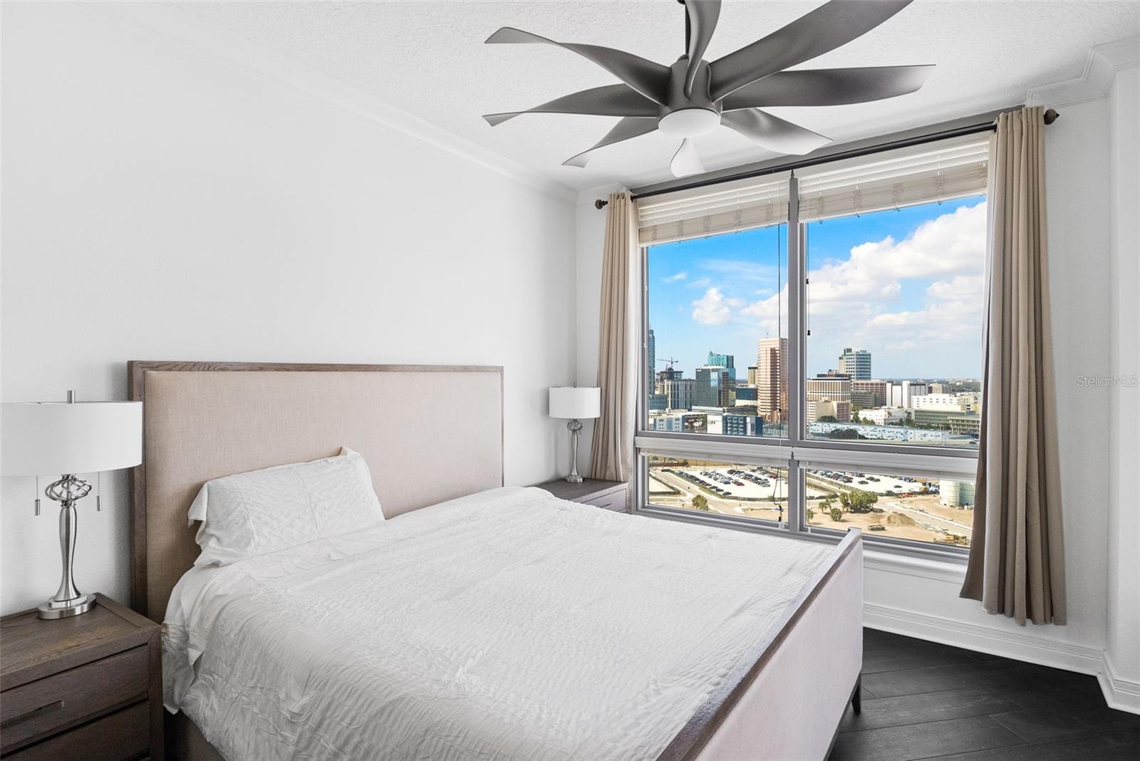 Image 17 of 41 For 1209 Cumberland Avenue 2103