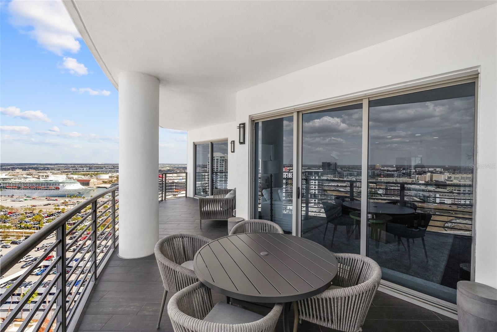 Image 32 of 41 For 1209 Cumberland Avenue 2103