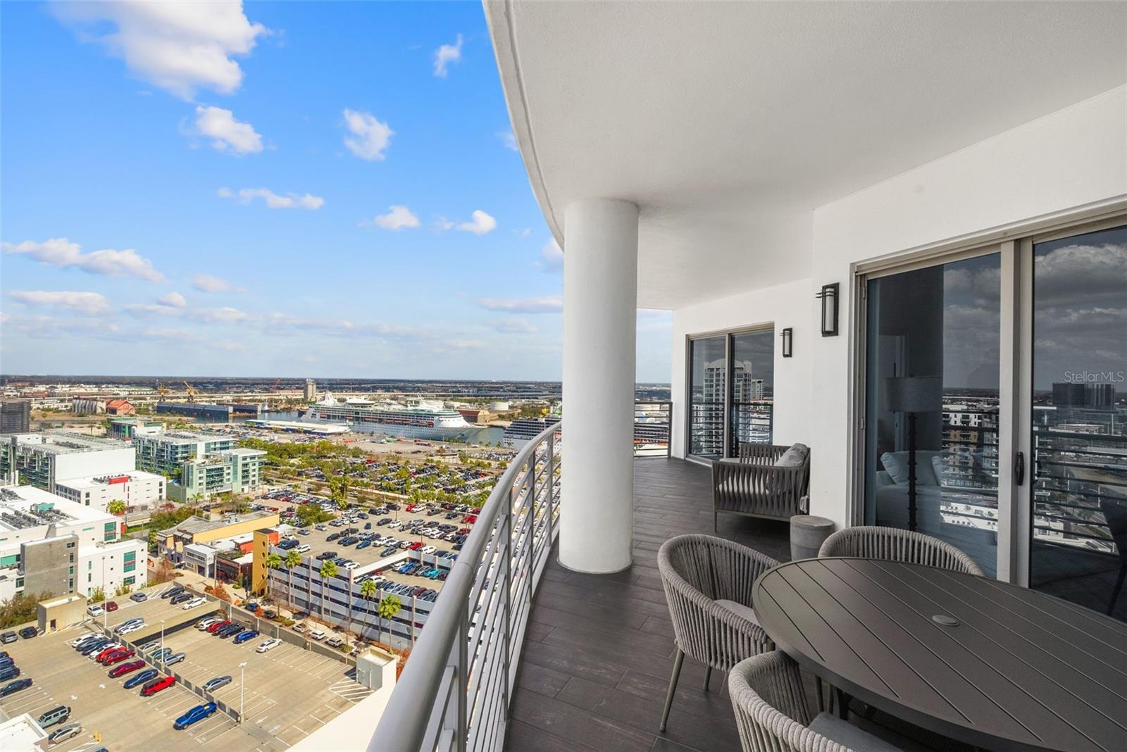 Image 33 of 41 For 1209 Cumberland Avenue 2103