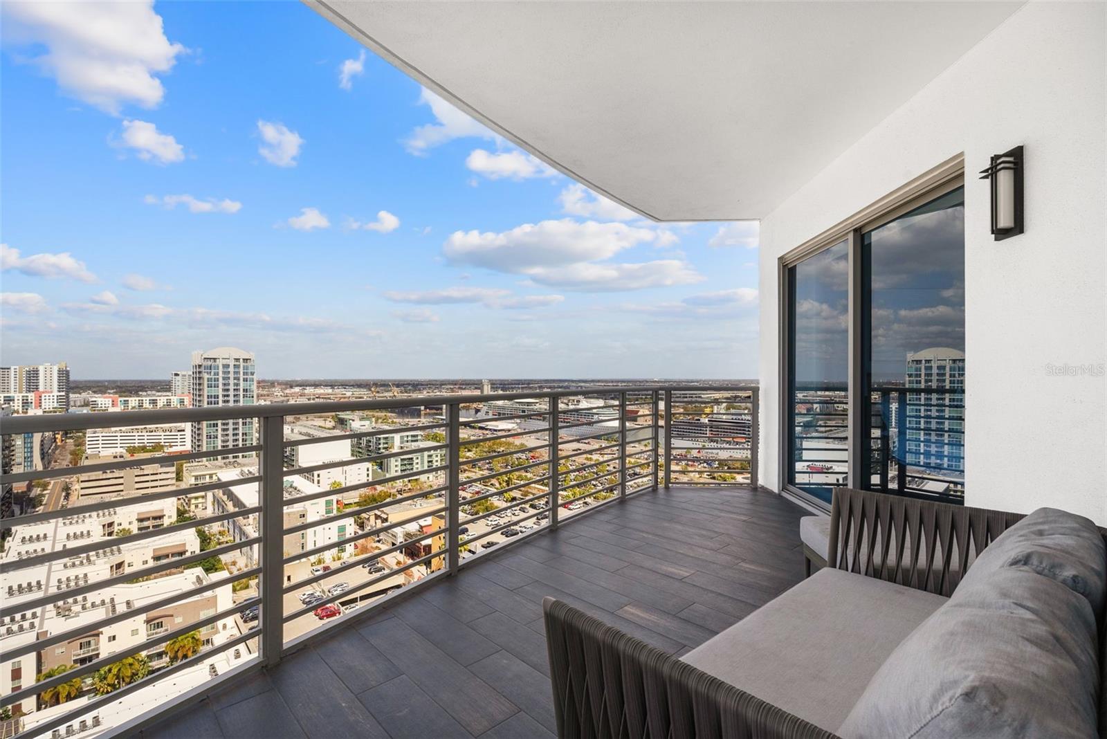 Image 36 of 41 For 1209 Cumberland Avenue 2103