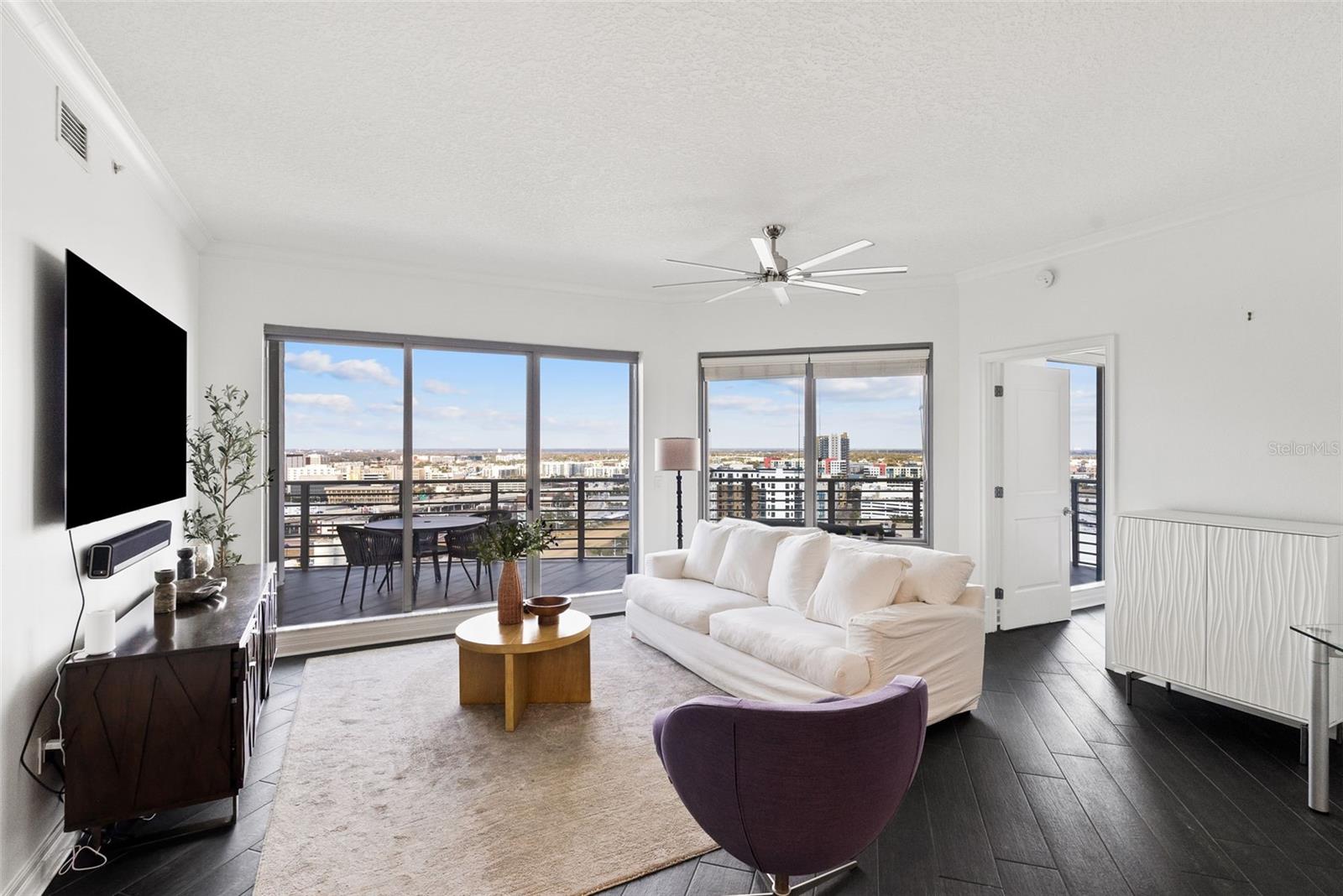 Image 5 of 41 For 1209 Cumberland Avenue 2103