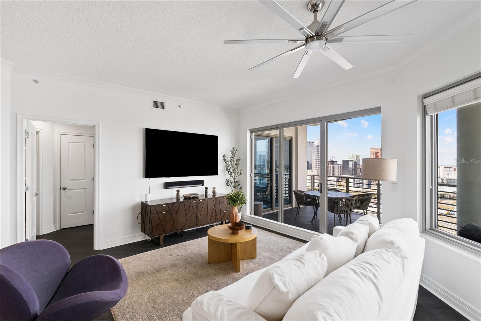 Image 7 of 41 For 1209 Cumberland Avenue 2103