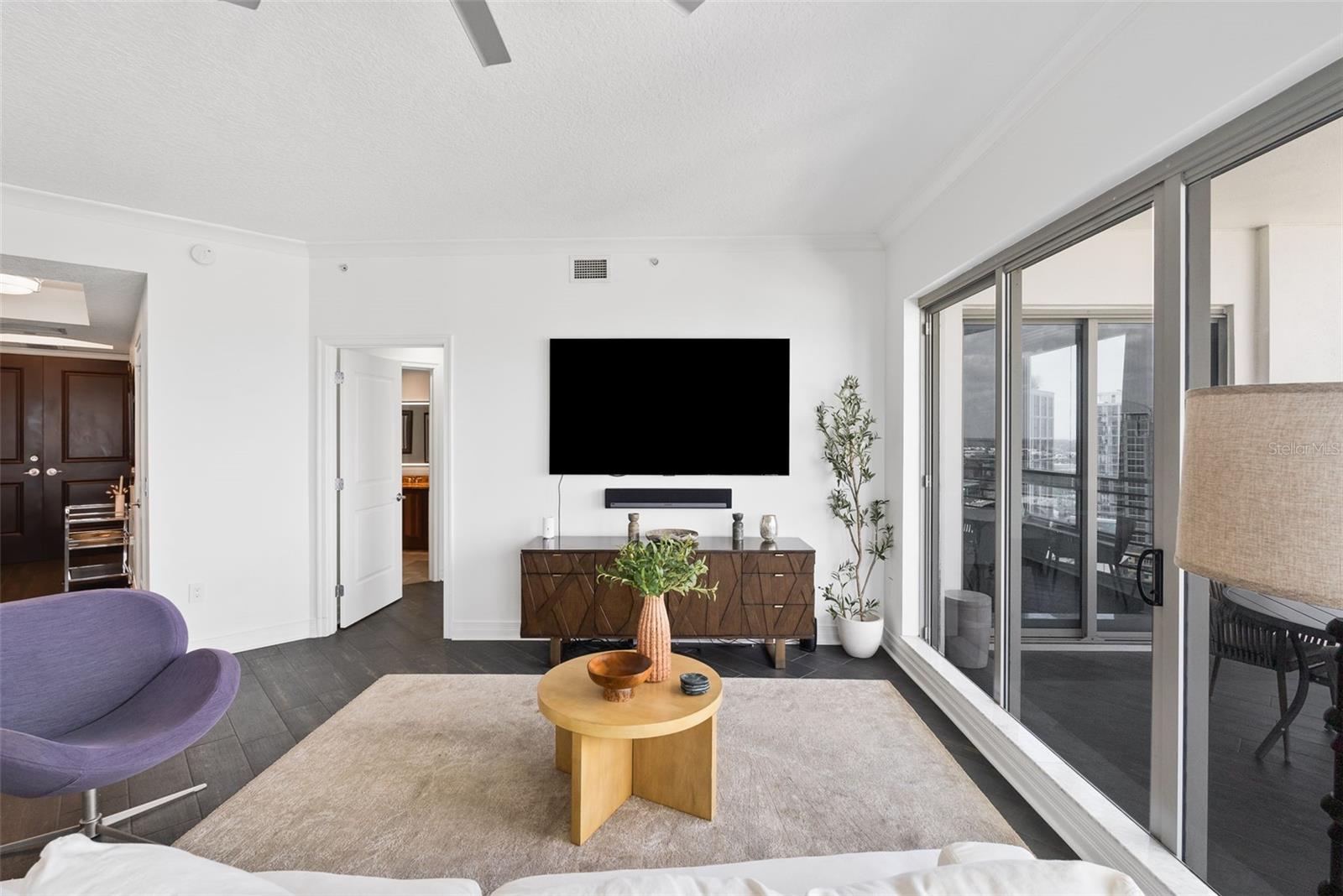 Image 8 of 41 For 1209 Cumberland Avenue 2103