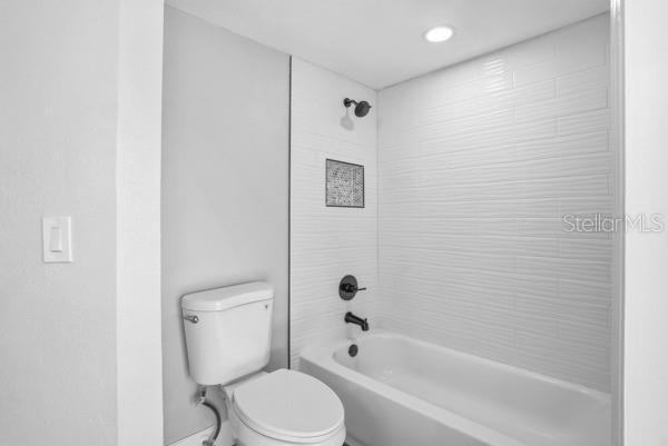 Image 18 of 29 For 9642 Elgin Boulevard