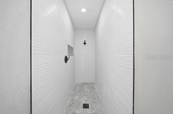 Image 19 of 29 For 9642 Elgin Boulevard