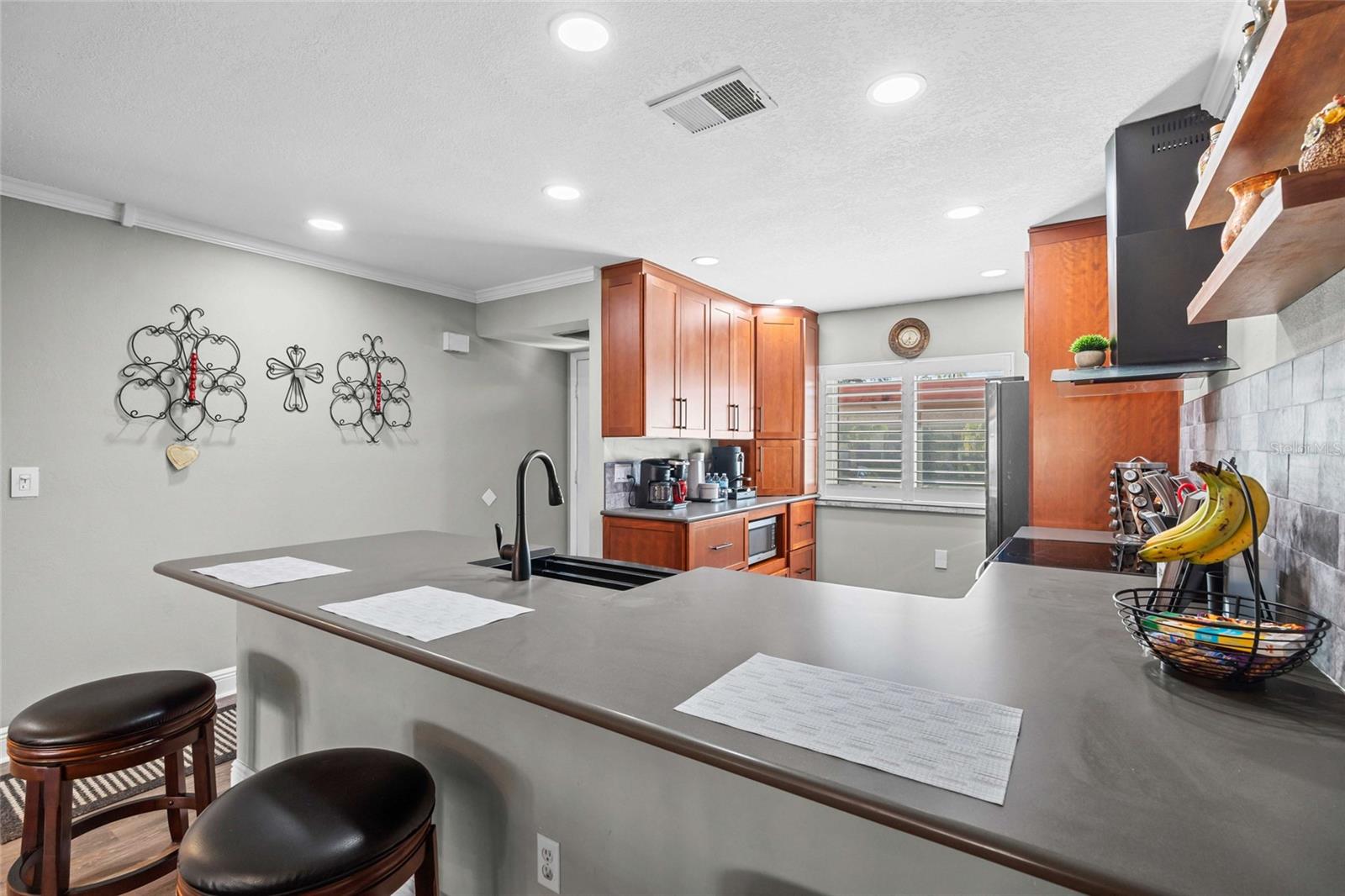 Image 5 of 44 For 19029 Us Highway 19 N 27e