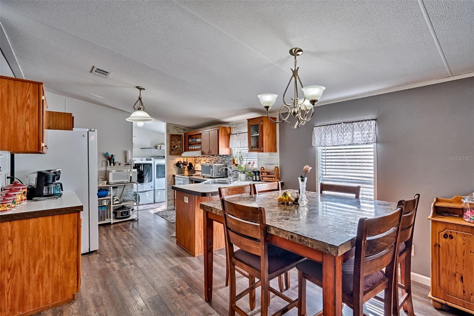 Image 13 of 50 For 664 748th Avenue