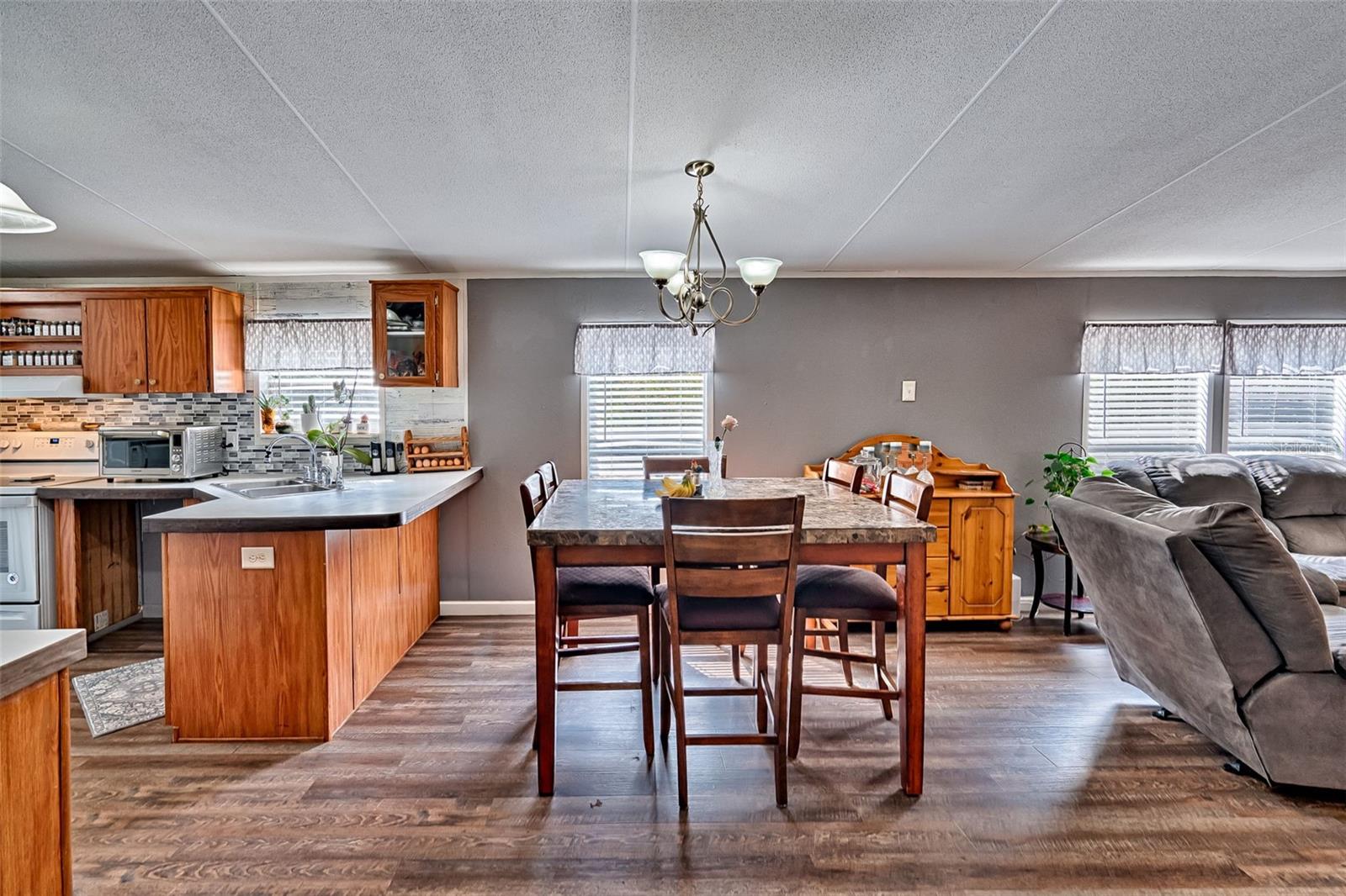 Image 14 of 50 For 664 748th Avenue