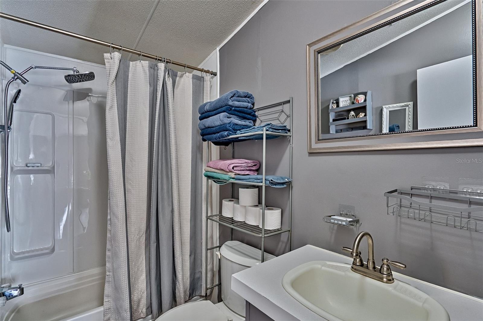 Image 23 of 50 For 664 748th Avenue