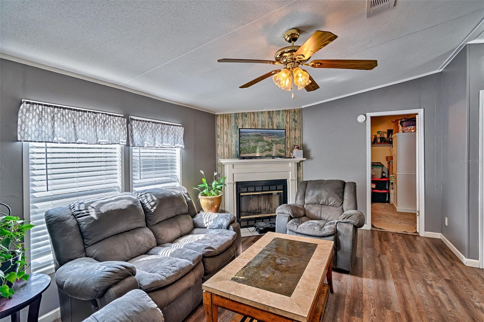 Image 8 of 50 For 664 748th Avenue