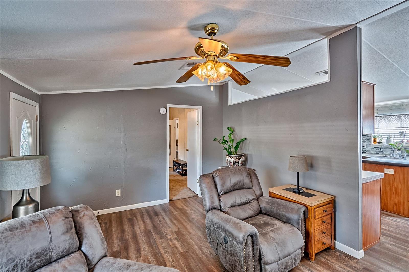 Image 9 of 50 For 664 748th Avenue