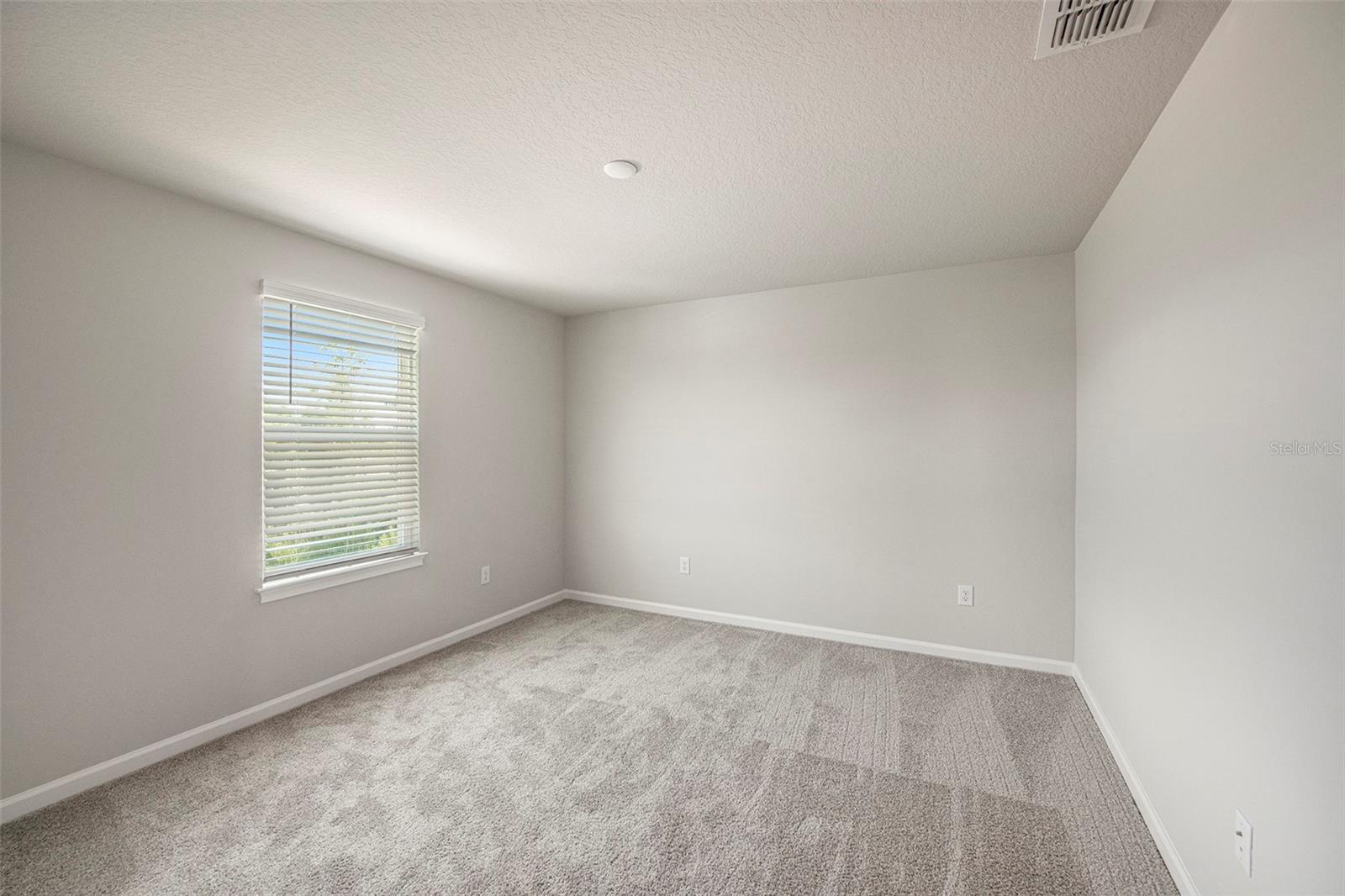 Image 24 of 53 For 2326 Village Amble Loop