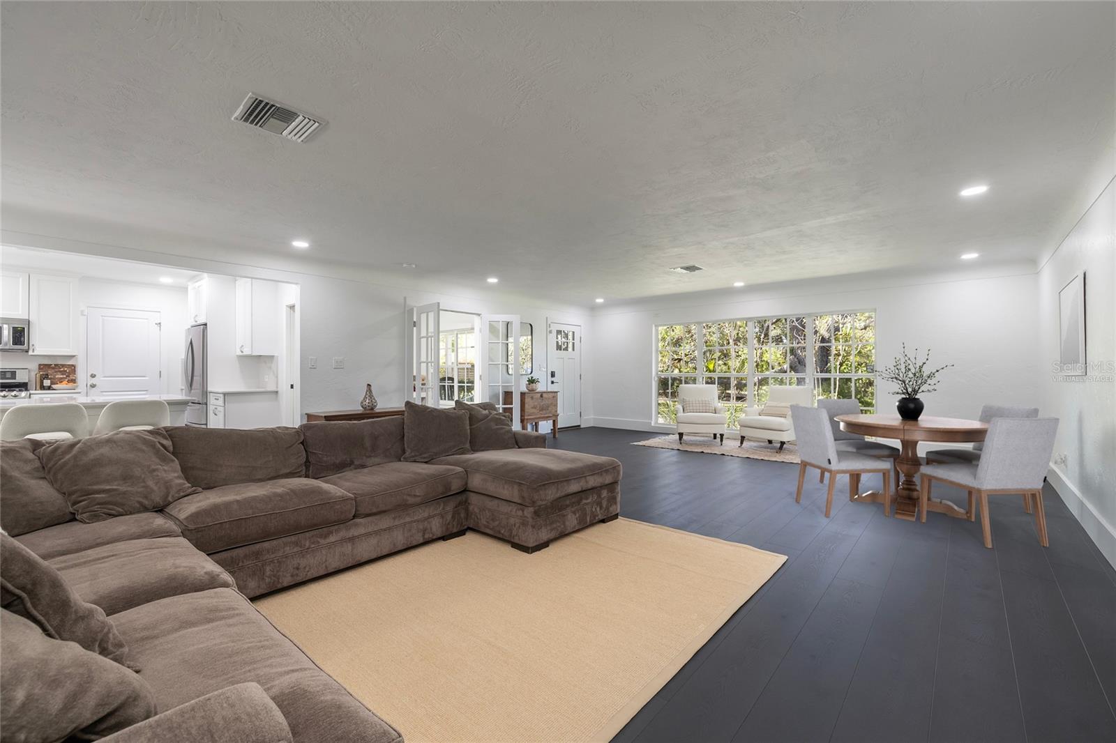 Image 13 of 81 For 1433 Park Street N