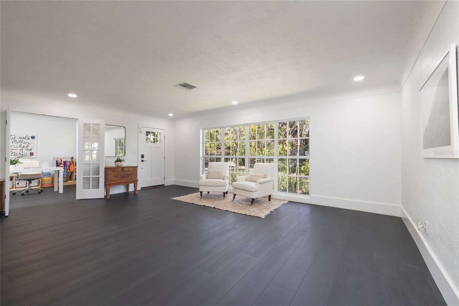 Image 19 of 81 For 1433 Park Street N