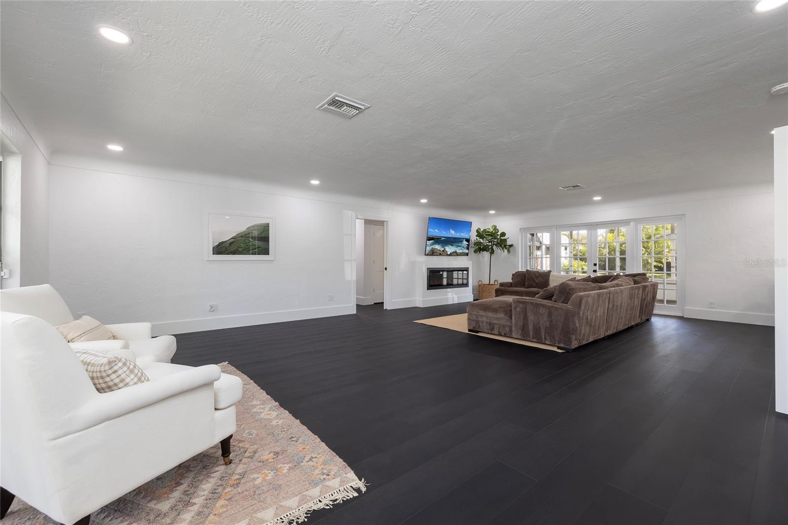 Image 20 of 81 For 1433 Park Street N