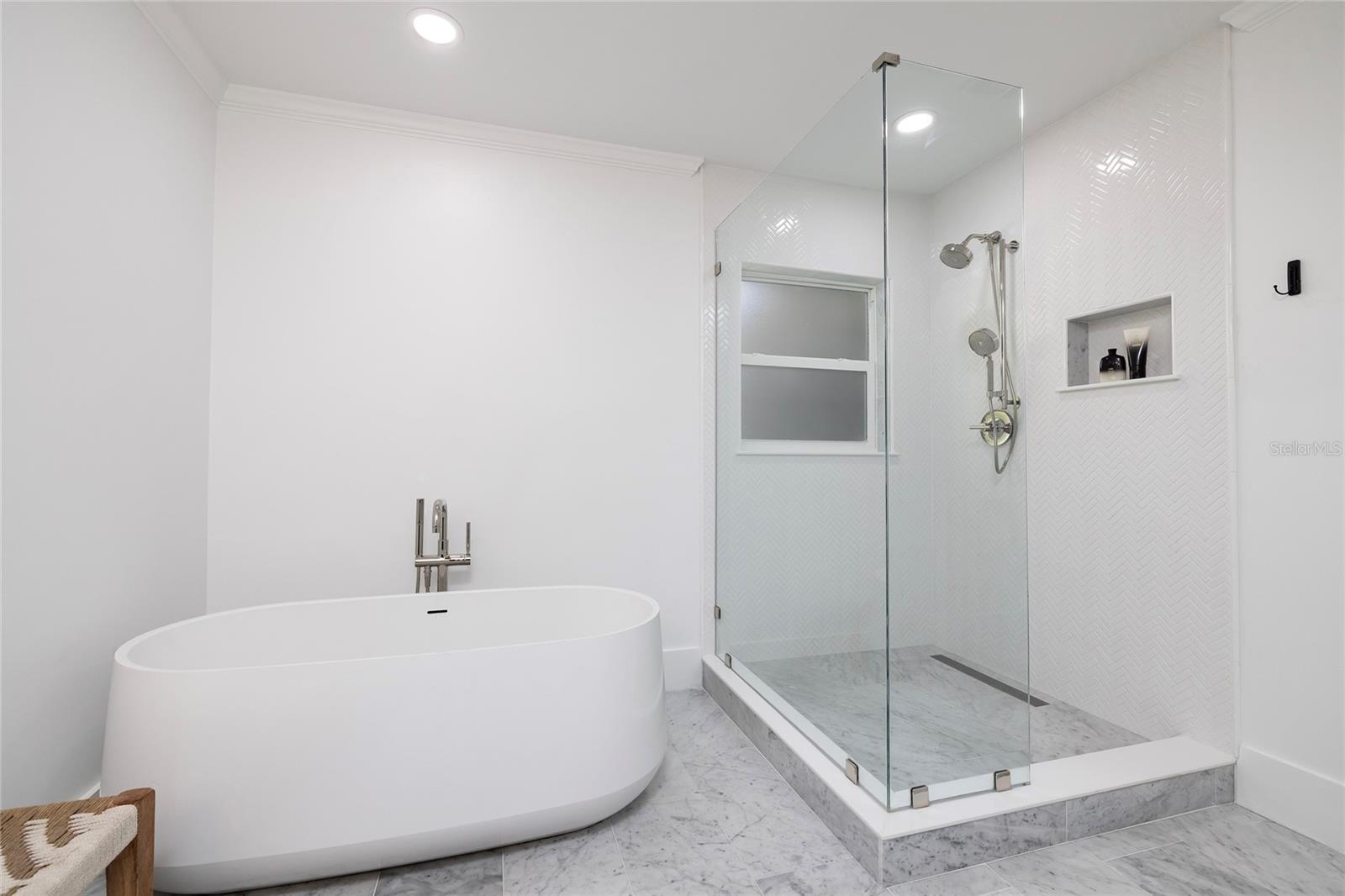 Image 24 of 81 For 1433 Park Street N