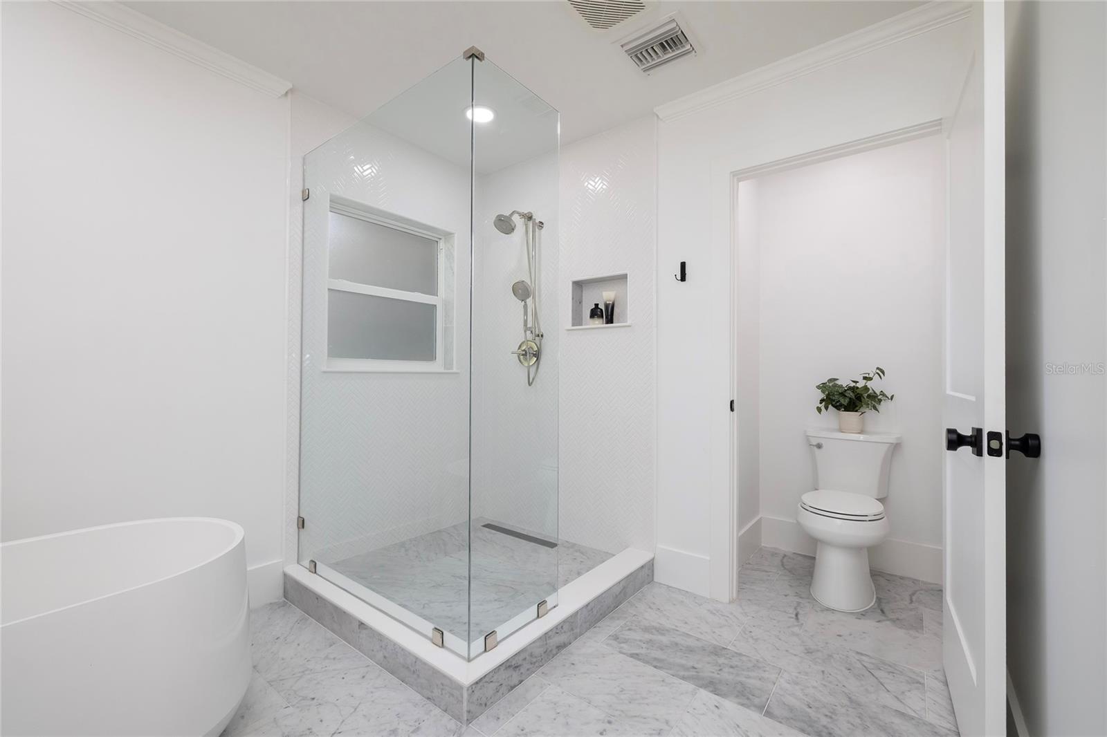 Image 25 of 81 For 1433 Park Street N