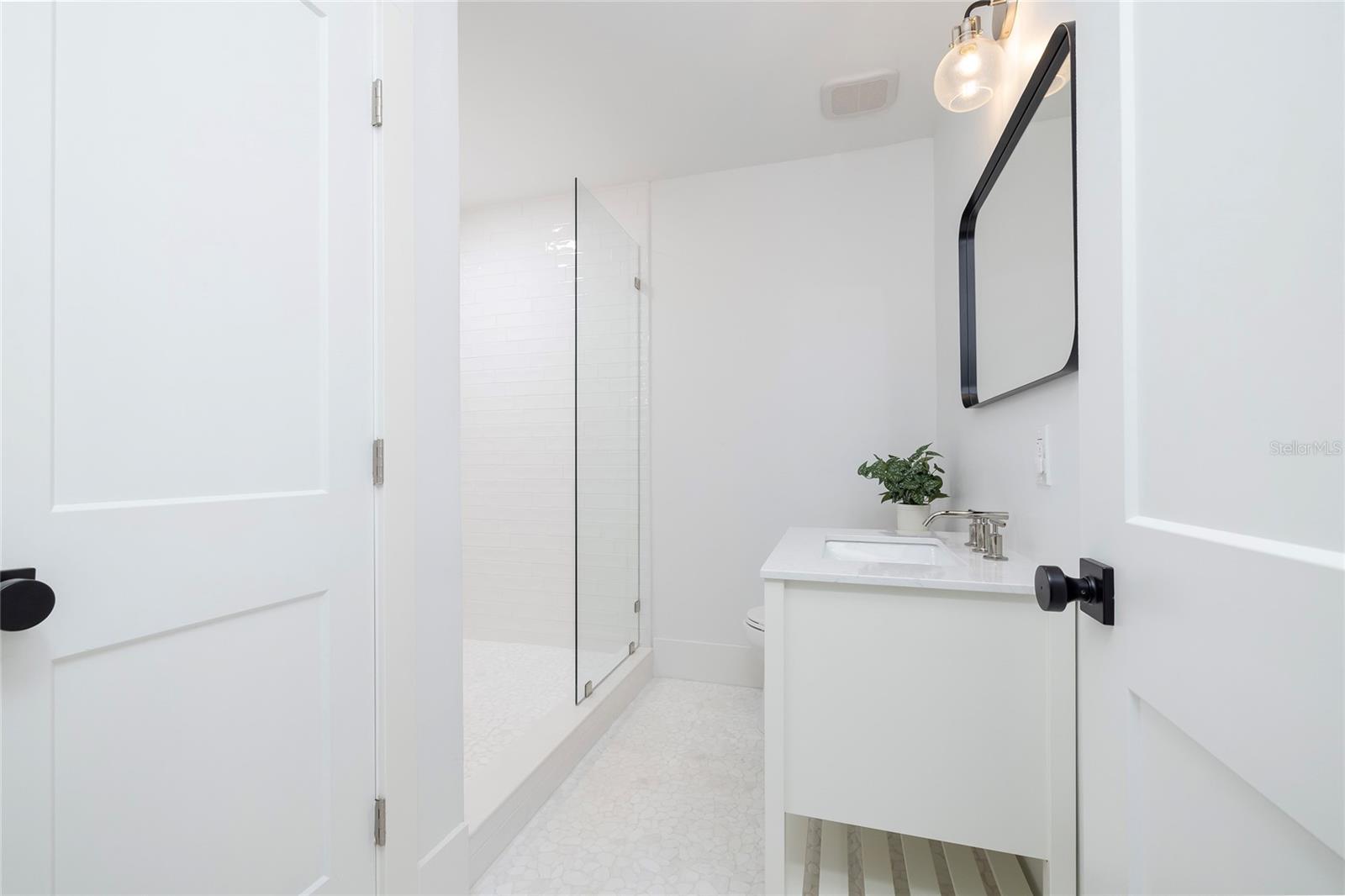 Image 30 of 81 For 1433 Park Street N