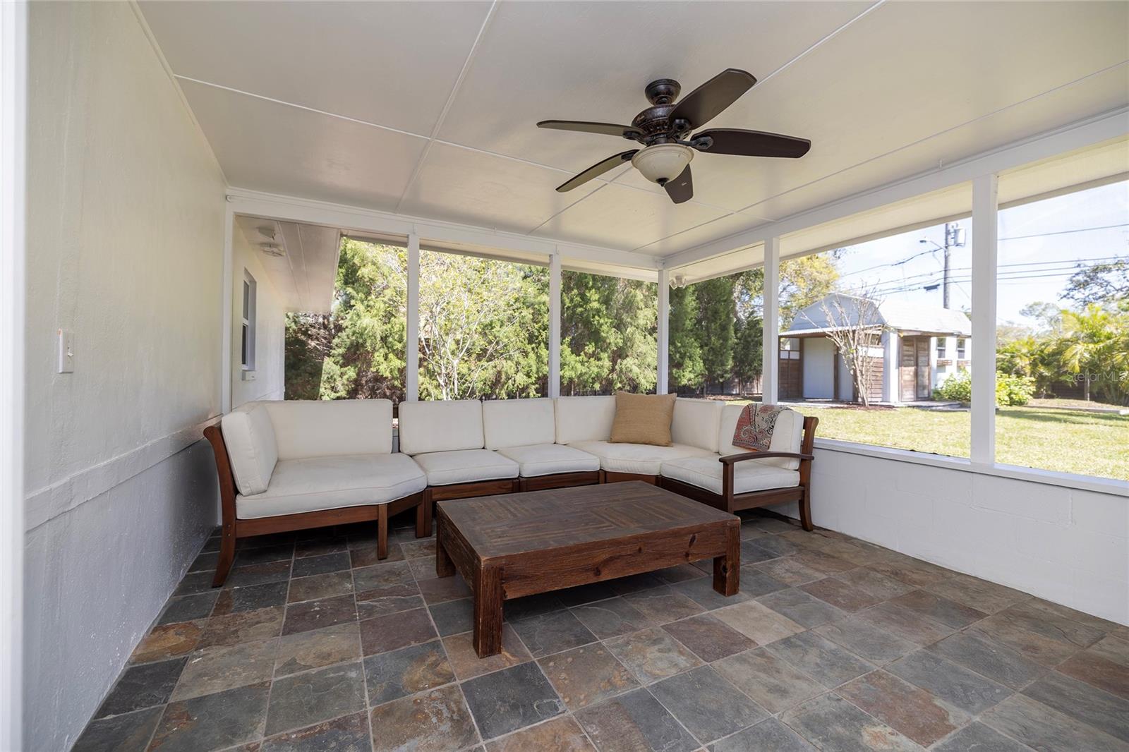 Image 38 of 81 For 1433 Park Street N