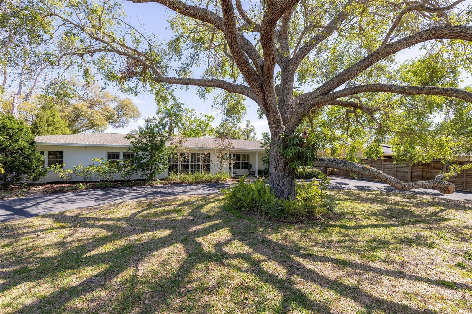 Image 44 of 81 For 1433 Park Street N