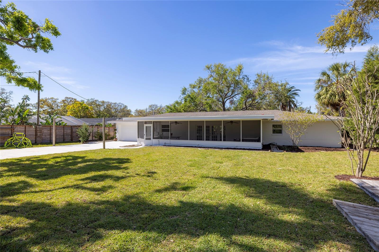 Image 48 of 81 For 1433 Park Street N