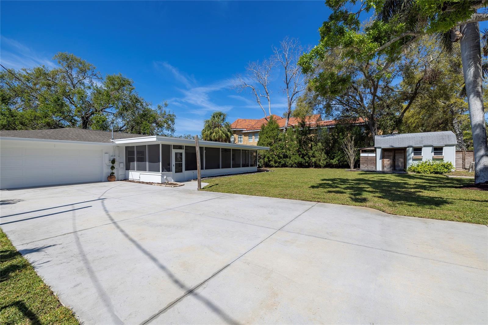 Image 57 of 81 For 1433 Park Street N