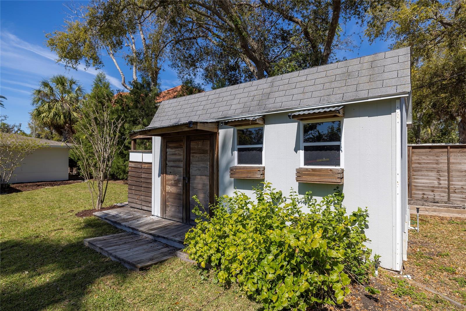 Image 58 of 81 For 1433 Park Street N