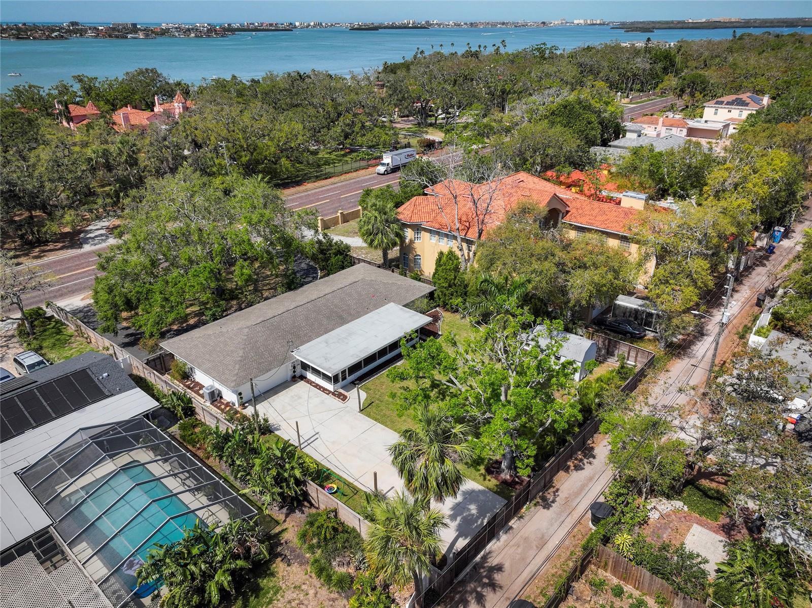 Image 61 of 81 For 1433 Park Street N