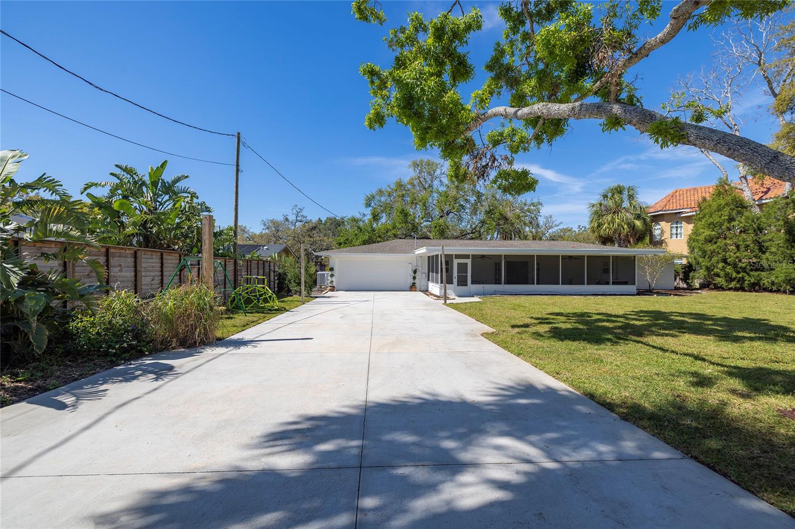 Image 75 of 81 For 1433 Park Street N