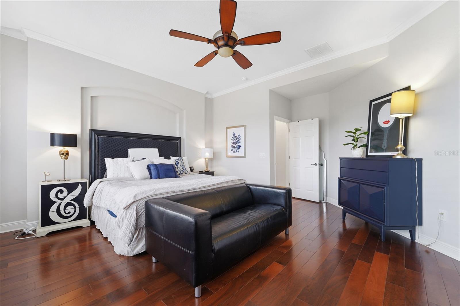 Image 18 of 47 For 8522 Westerland Drive