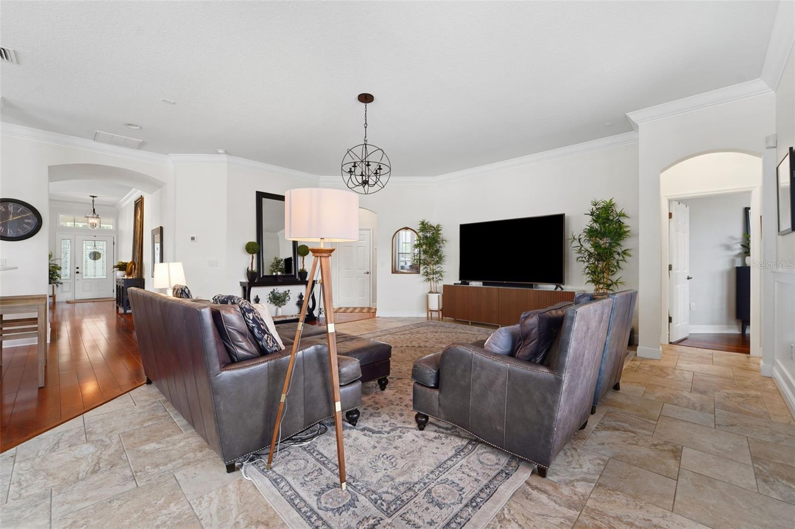 Image 8 of 47 For 8522 Westerland Drive