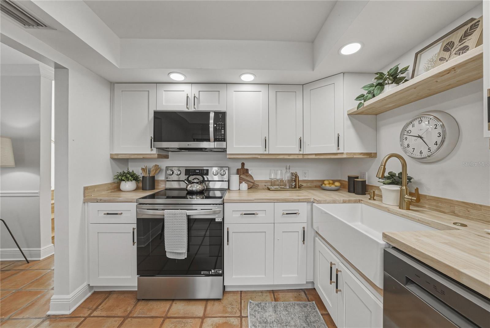 Image 11 of 100 For 4306 Harbor House Drive