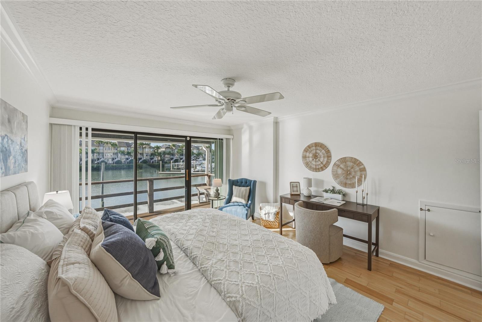 Image 31 of 100 For 4306 Harbor House Drive