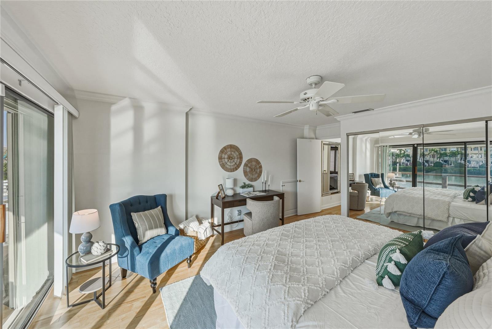 Image 33 of 100 For 4306 Harbor House Drive