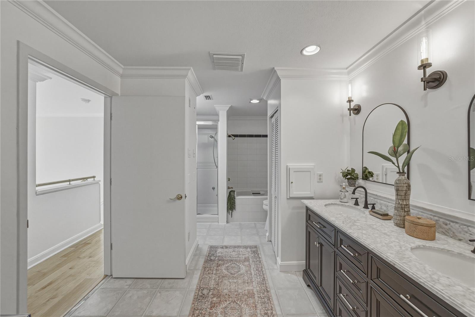 Image 46 of 100 For 4306 Harbor House Drive