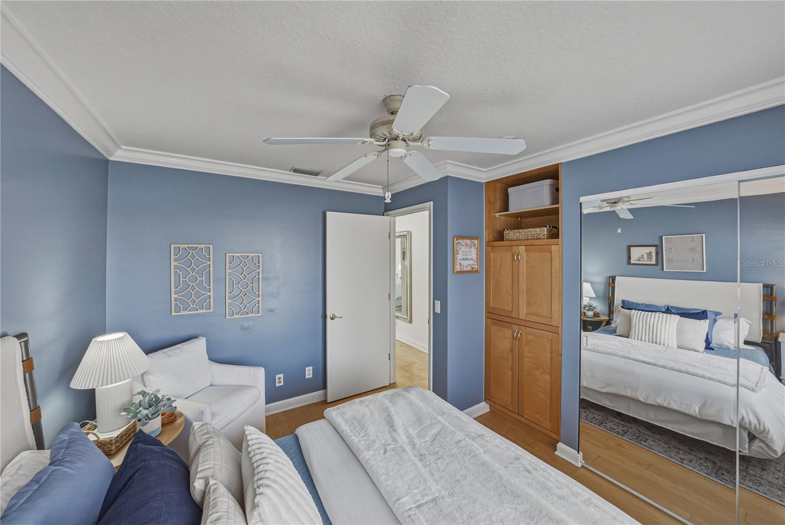 Image 52 of 100 For 4306 Harbor House Drive