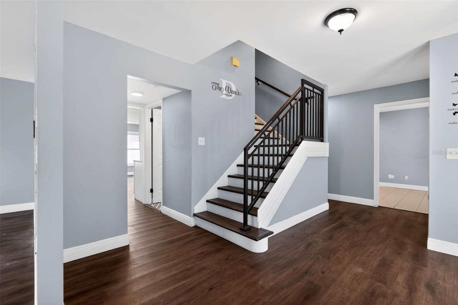 Image 17 of 40 For 7525 Applewood Drive