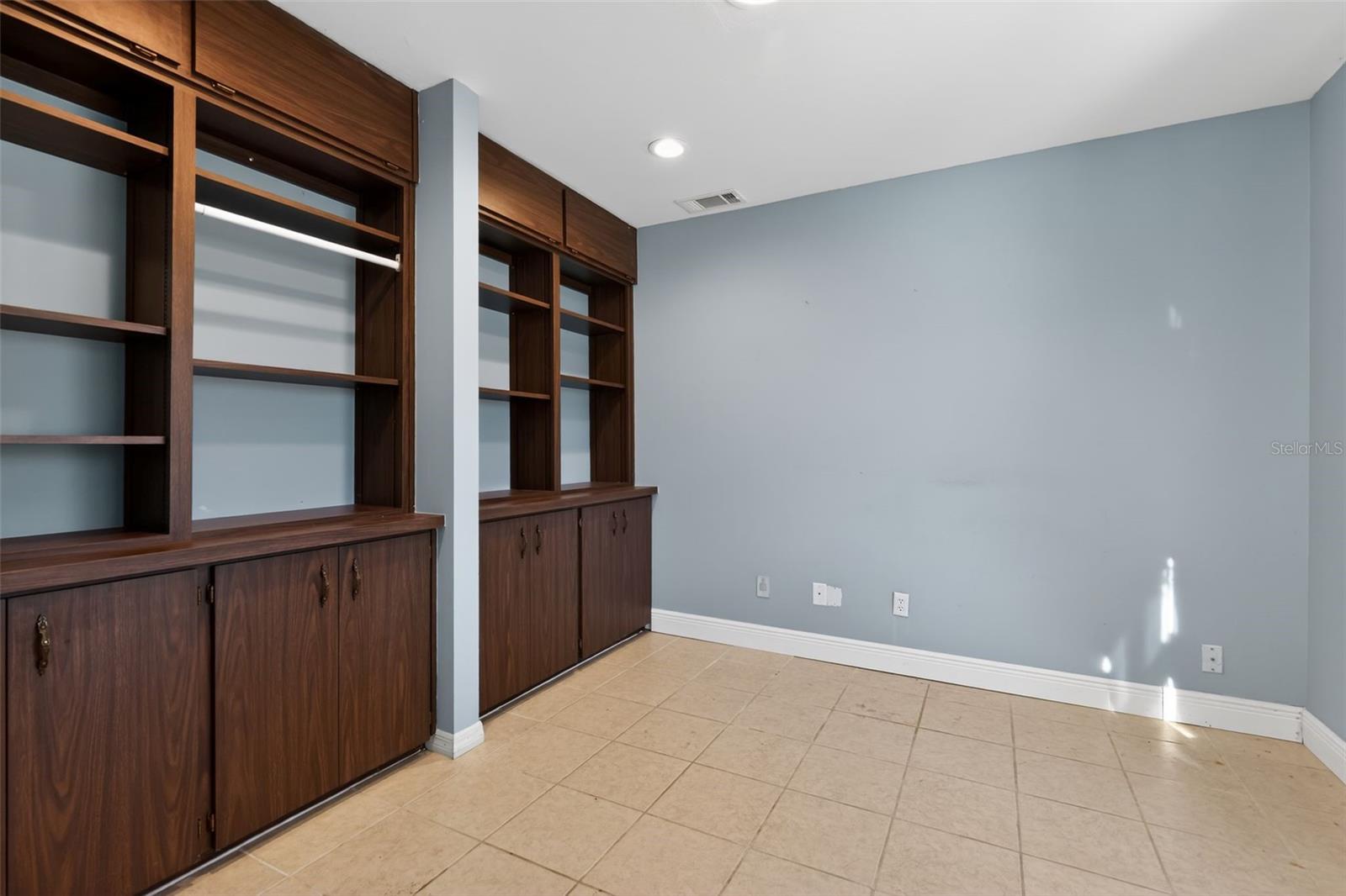 Image 22 of 40 For 7525 Applewood Drive