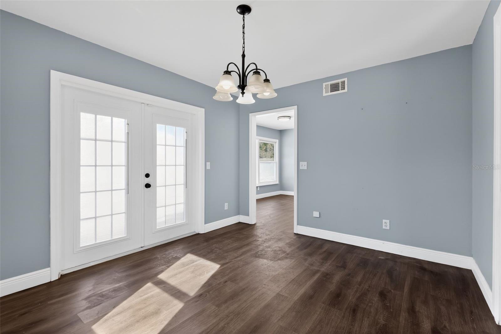 Image 28 of 40 For 7525 Applewood Drive