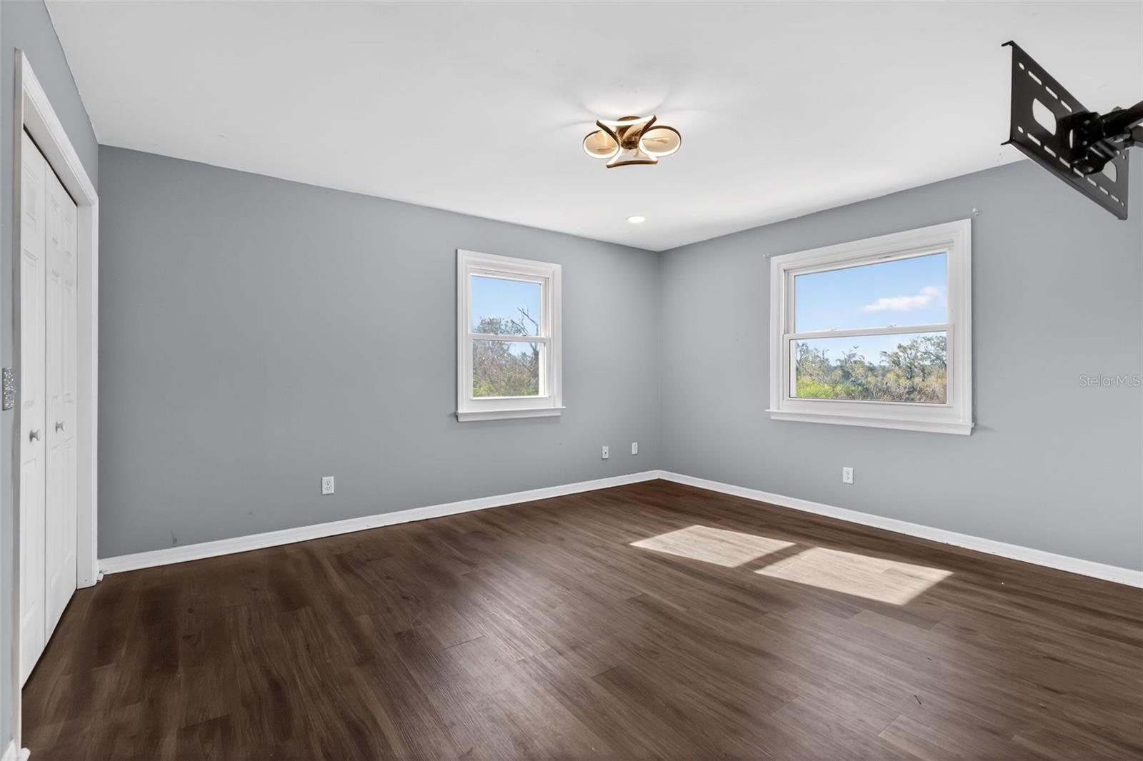 Image 35 of 40 For 7525 Applewood Drive