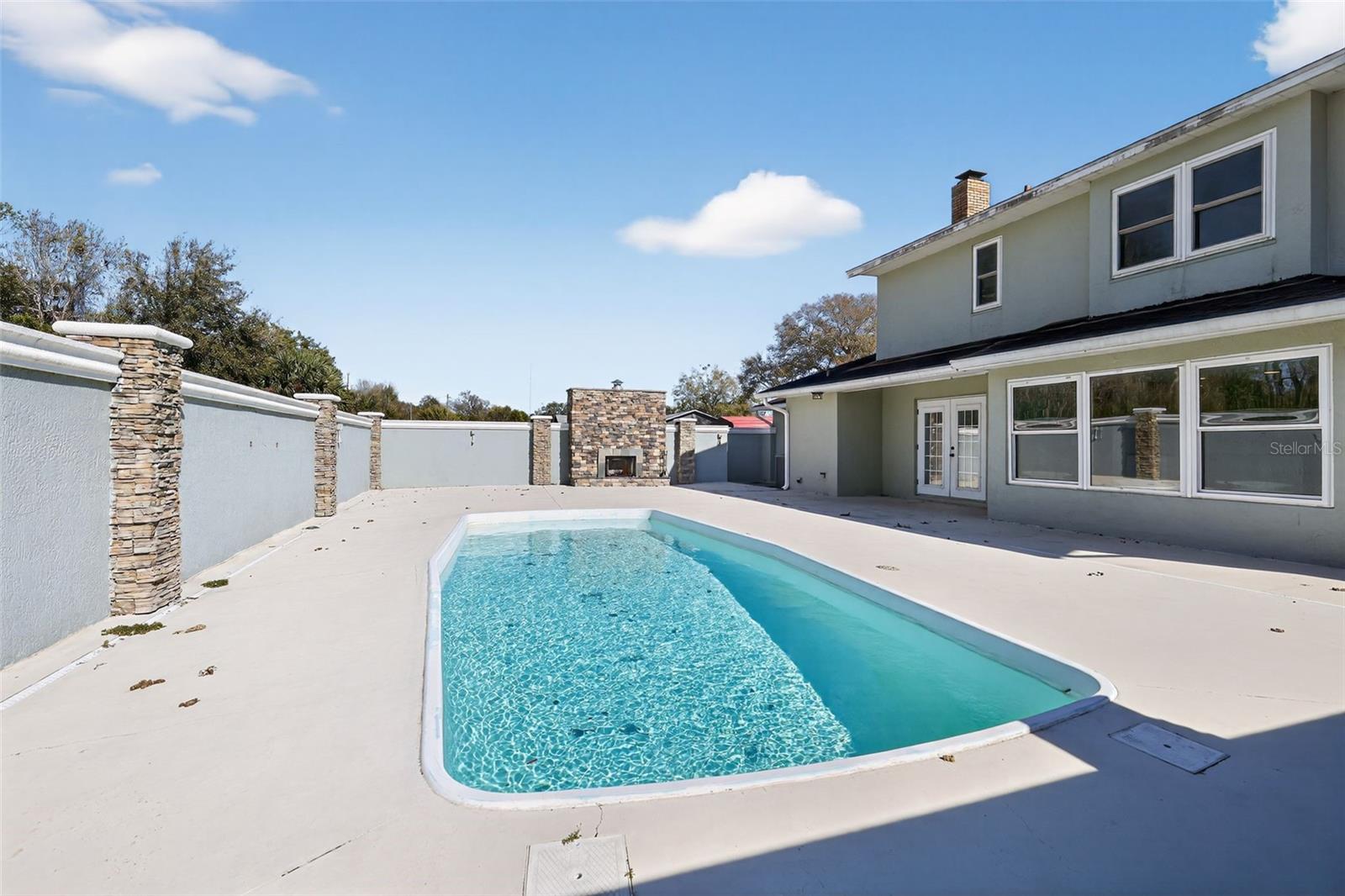 Image 8 of 40 For 7525 Applewood Drive