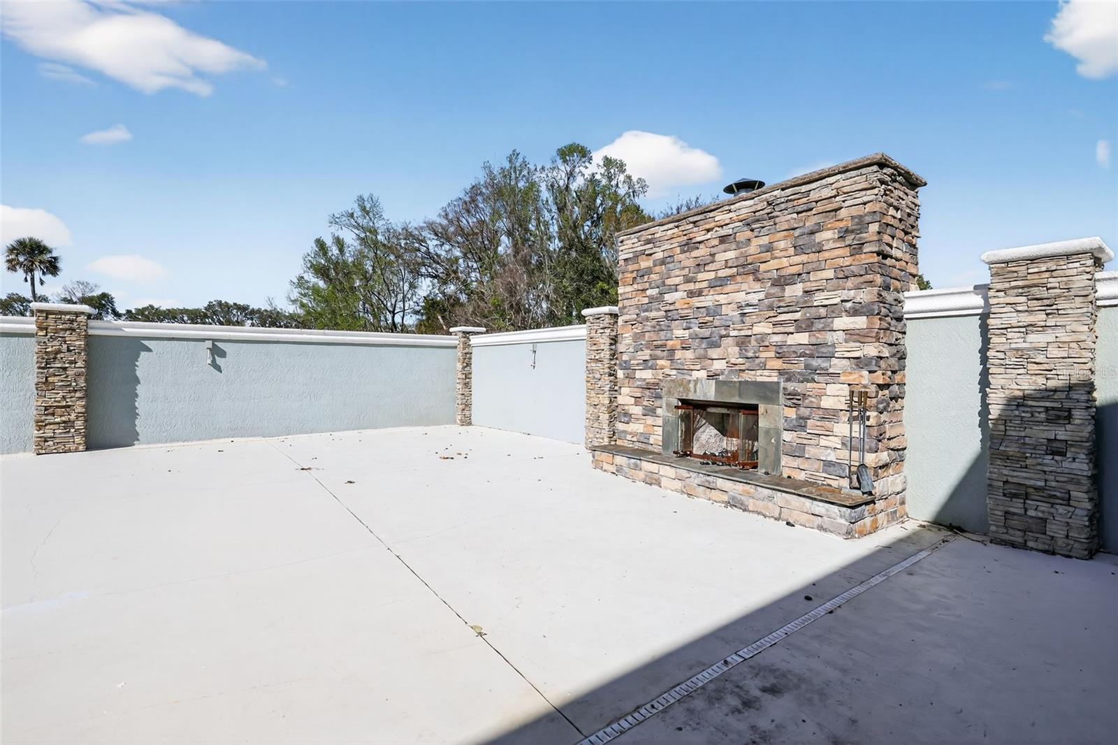 Image 9 of 40 For 7525 Applewood Drive