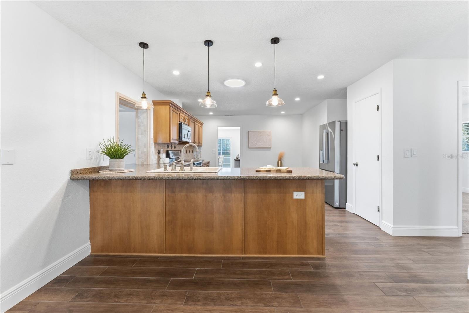 Image 12 of 46 For 2654 Clubhouse Drive N