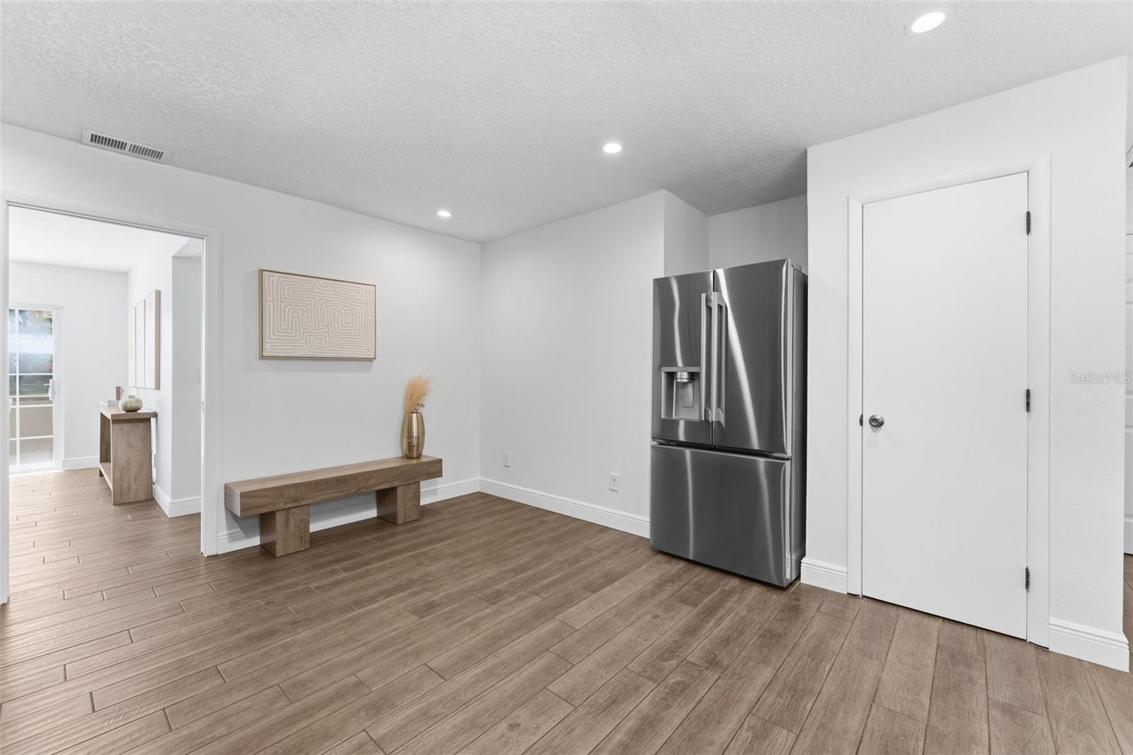 Image 15 of 46 For 2654 Clubhouse Drive N