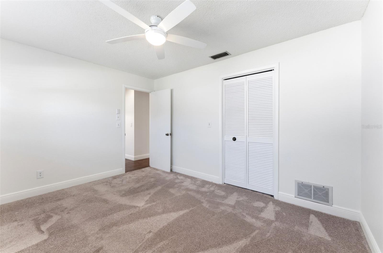 Image 25 of 46 For 2654 Clubhouse Drive N