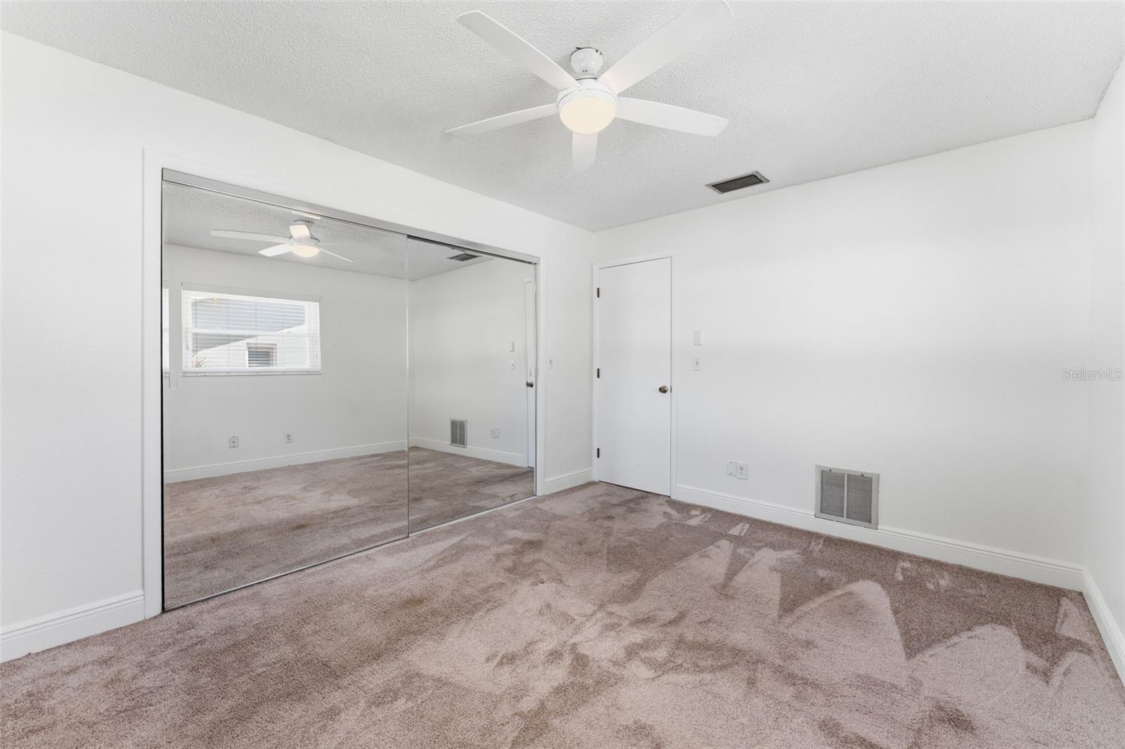 Image 27 of 46 For 2654 Clubhouse Drive N